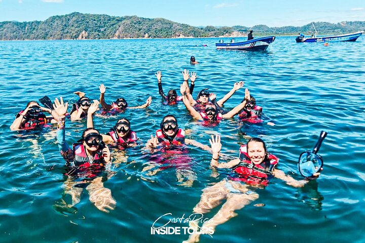 Tortuga Island Full Day Tour from San José with Lunch