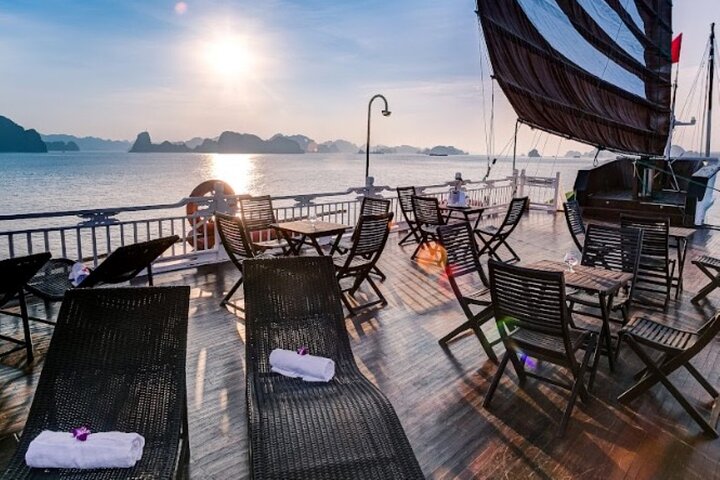 Le Journey Elegance - Halong Bay - All Inclusive Multi Day Tour