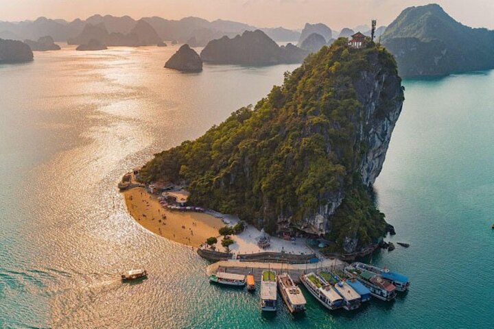 Le Journey Elegance - Halong Bay - All Inclusive Multi Day Tour