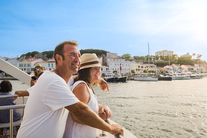 1-hour boat trip around the Port of Mahón