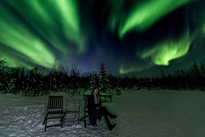 Intimate Aurora Tours Cozy Cabin Bucket List