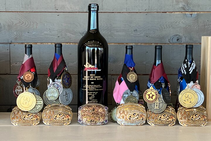 Wine Tour Pros - Private Fredericksburg Wine Tour Up to 11 people