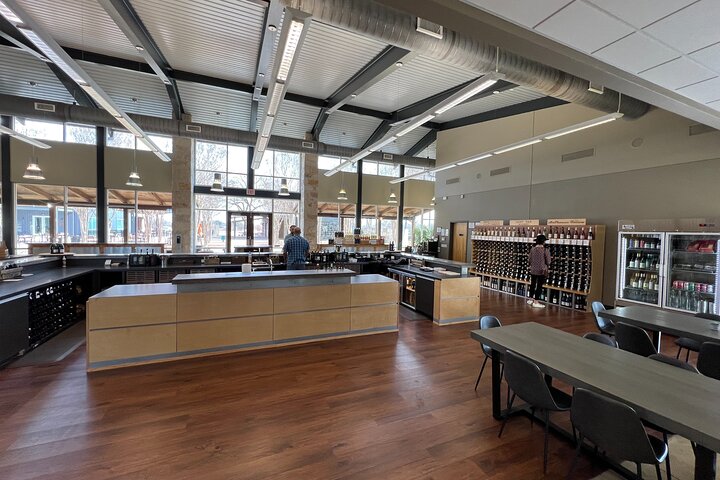 Wine Tour Pros - Private Fredericksburg Wine Tour Up to 11 people