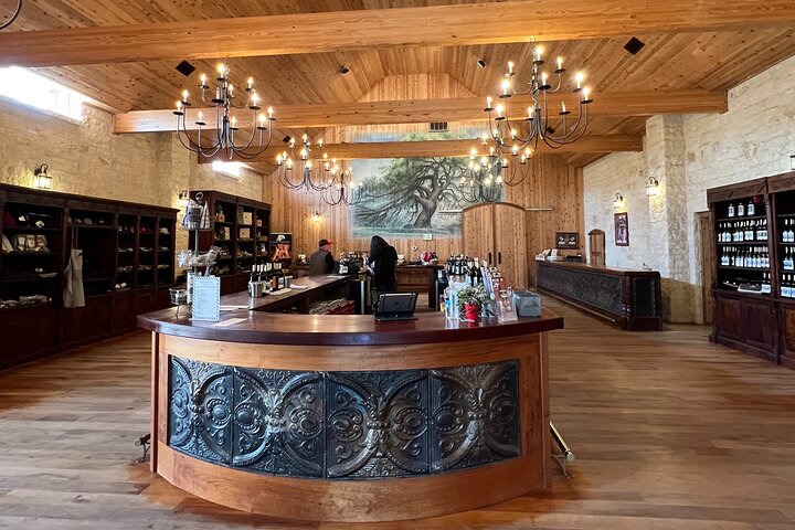 Wine Tour Pros - Private Fredericksburg Wine Tour Up to 11 people