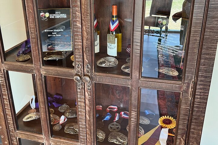 Wine Tour Pros - Private Fredericksburg Wine Tour Up to 11 people