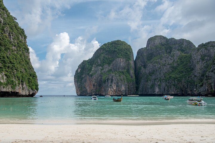 Phi Phi Islands Premium Speedboat Adventure Day Tour from Phuket