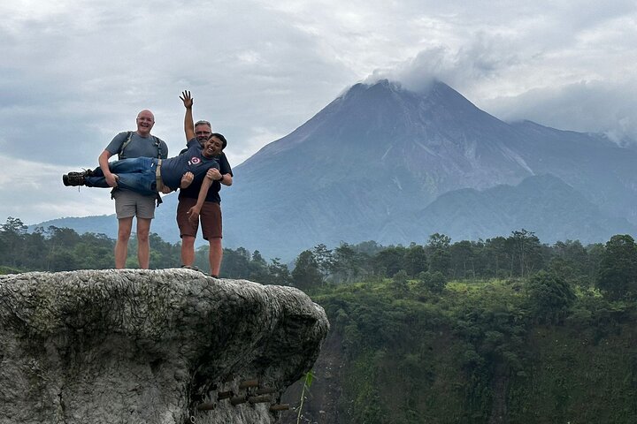 Borobudur Sunrise from setumbu Hill , Merapi Volcano & Prambanan Full Day Tour