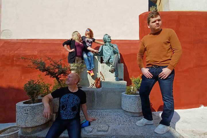Cultural walk through the center of Guanajuato