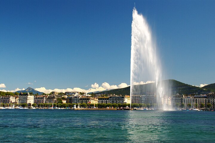 Sightseeing Cruise on Lake Geneva with Wine and Aperitif