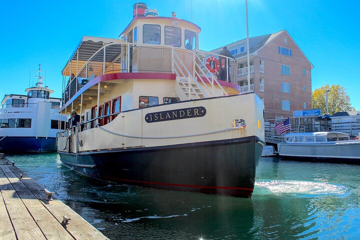 Harbor Lights and Sights Cruise