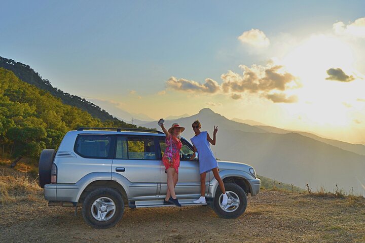 Sunset with BBQ jeep excursions