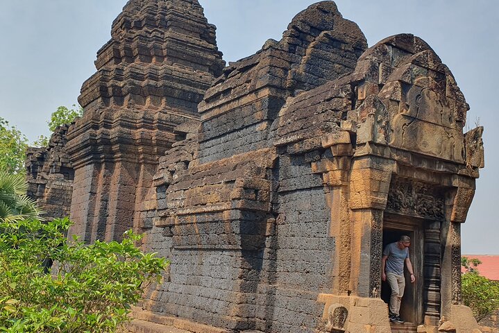 Daily Phnom Penh to Siem Reap by private car