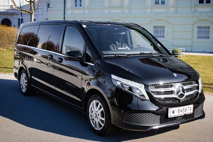 Vienna Airport Private Arrival Transfer