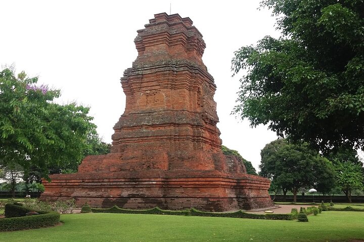 Trowulan Tour Ruin of Majapahit Kingdom from Surabaya