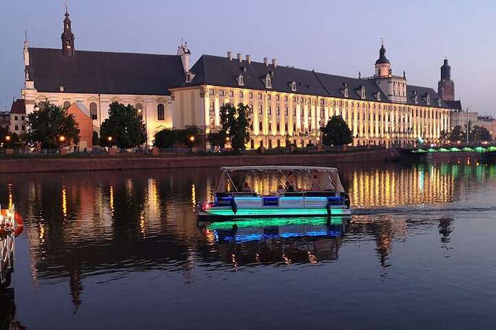 Wroclaw: Premium Catamaran Cruise at BARBARKA Riverside Bar