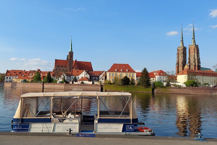 Wroclaw: Premium Catamaran Cruise at BARBARKA Riverside Bar