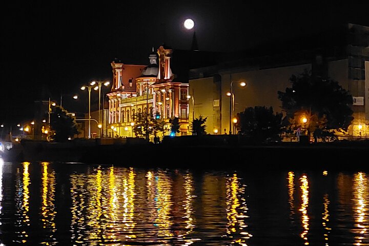 Wroclaw: Premium Catamaran Cruise at BARBARKA Riverside Bar