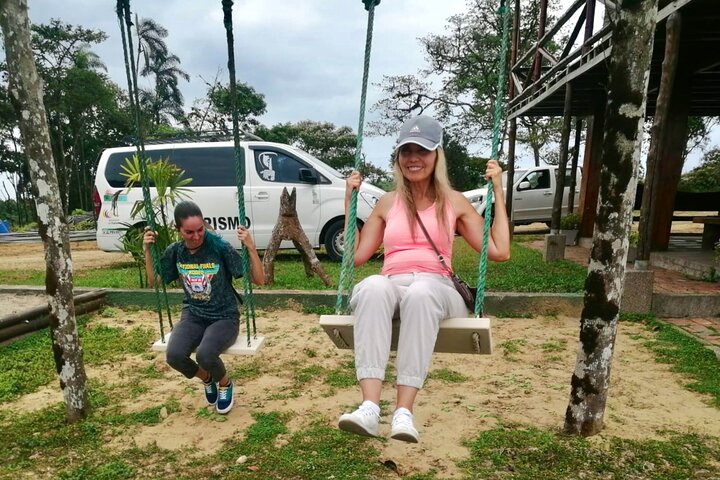 Rainforest Wildlife, Panama Hat makers, Traditional Cuisine. SHORE TOUR