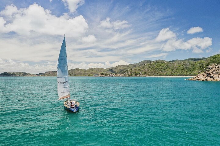 Magnetic Island Lunchtime Sailing Cruise