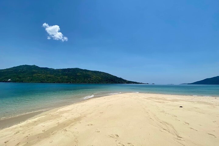 Guided tour of the Nosy Komba and Nosy Tanikely Islands