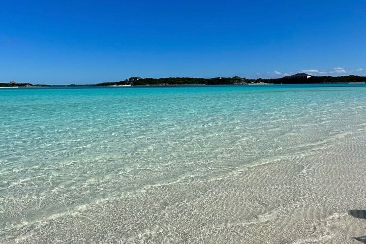 Great Exuma: Private Island-Hopping Boat Tour with Swimming Pigs