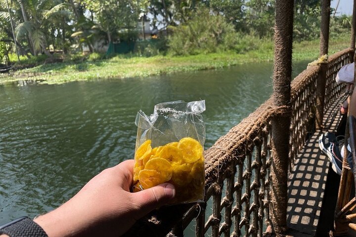Cochin: Backwater Village Eco Boat Cruise with Lunch
