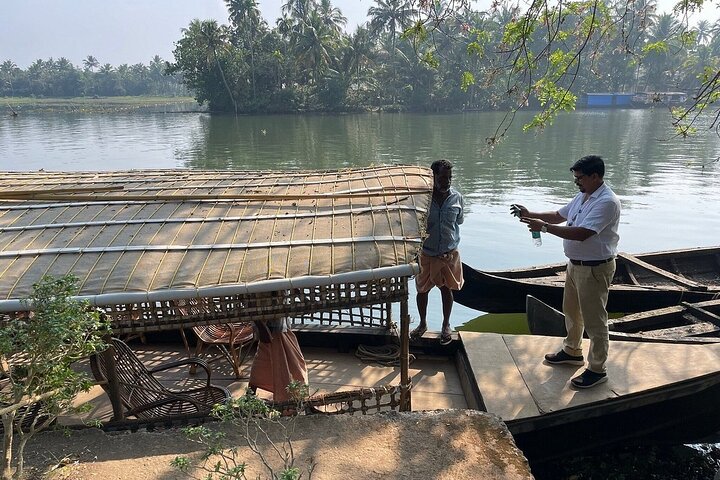Cochin: Backwater Village Eco Boat Cruise with Lunch