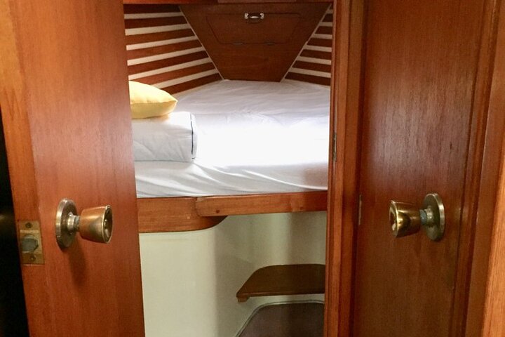 7-day cruise in a 12-meter sailboat