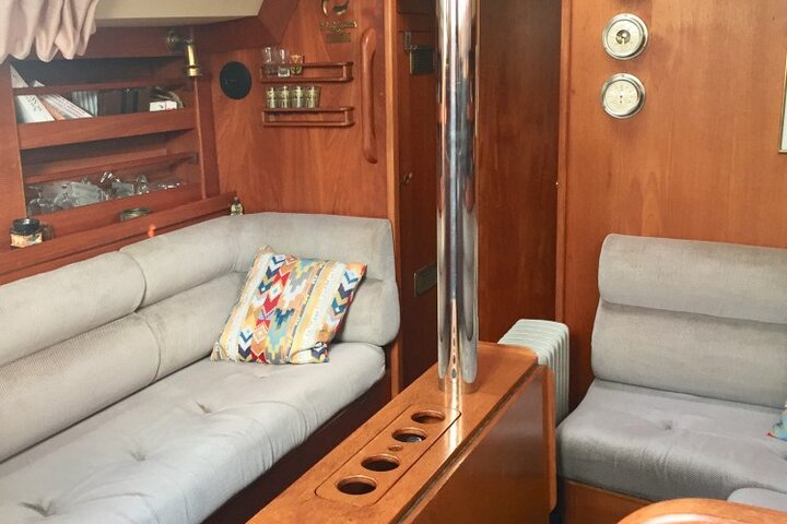 7-day cruise in a 12-meter sailboat
