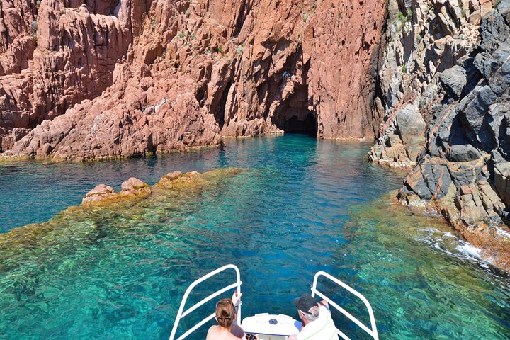 Afternoon in Scandola and coves of Piana with stop in Girolata