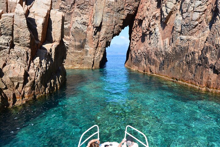 Friendly discovery of Scandola Calanques de Piana and meal stop at Girolata