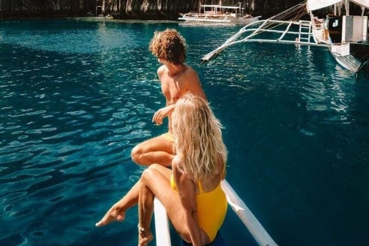 Coron Palawan Snorkeling & Island Hopping Tour (Private)