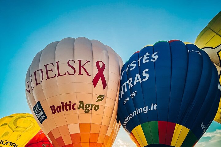 Hot air balloon flight Vilnius, Trakai with Transfer & Shampagne