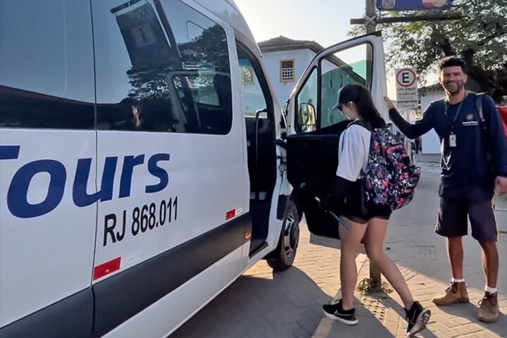 From Paraty: shared transfer to hotels in Rio de Janeiro