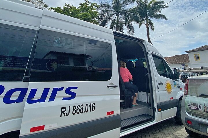 From Paraty: shared transfer to hotels in Rio de Janeiro