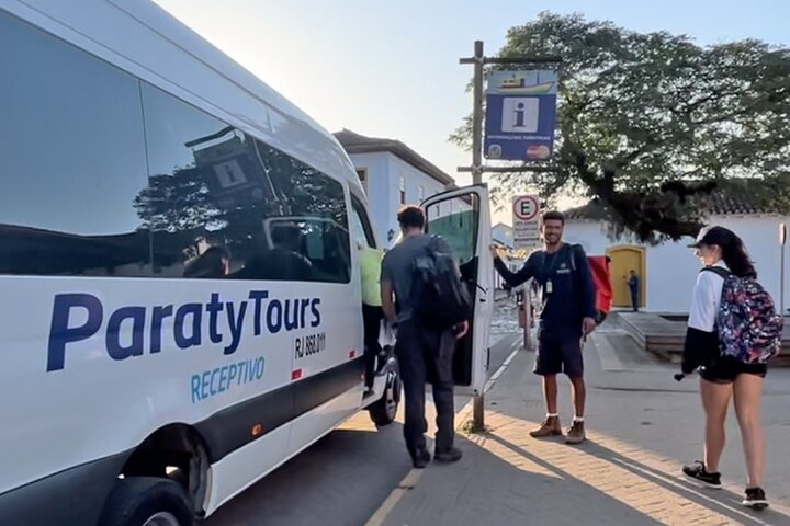 From Paraty: shared transfer to hotels in Rio de Janeiro