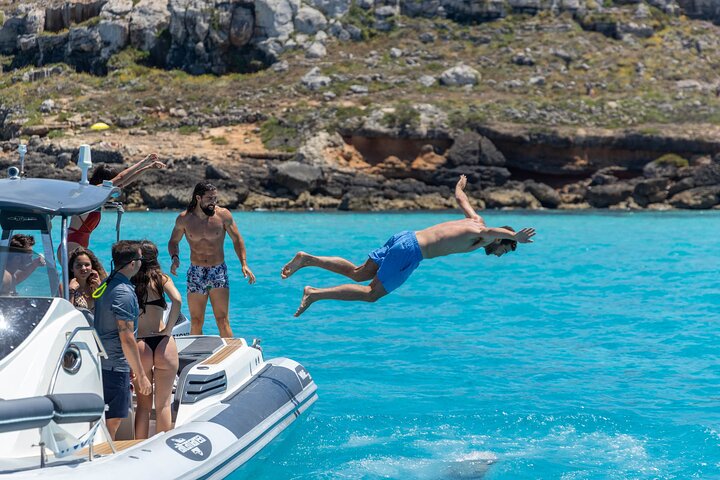 Boat Tour Egadi Day discover Favignana and Levanzo from Trapani