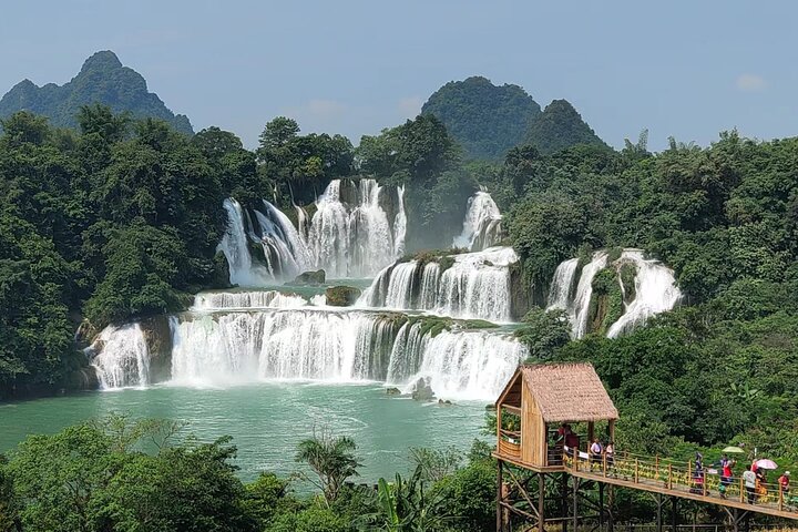 2-day Private tour to Detian waterfall and Mingshi from Nanning