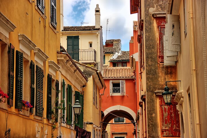 Corfu for Cruise Ships: 6 Hour Tour with Boat Ride or Beach Visit