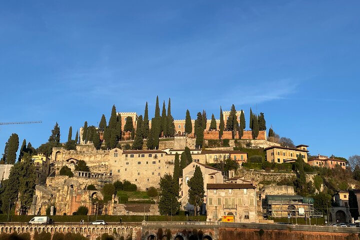 Verona: Tour with Arena, Cable Car and Optional Juliet Tickets