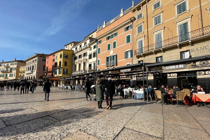 Verona: Tour with Arena, Cable Car and Optional Juliet Tickets