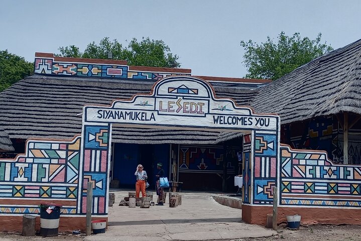 Lesedi Cultural Village & cradle of Humankind Guided Tour