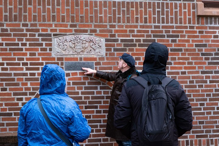 Walking Tour in Bergen of the Past and Present