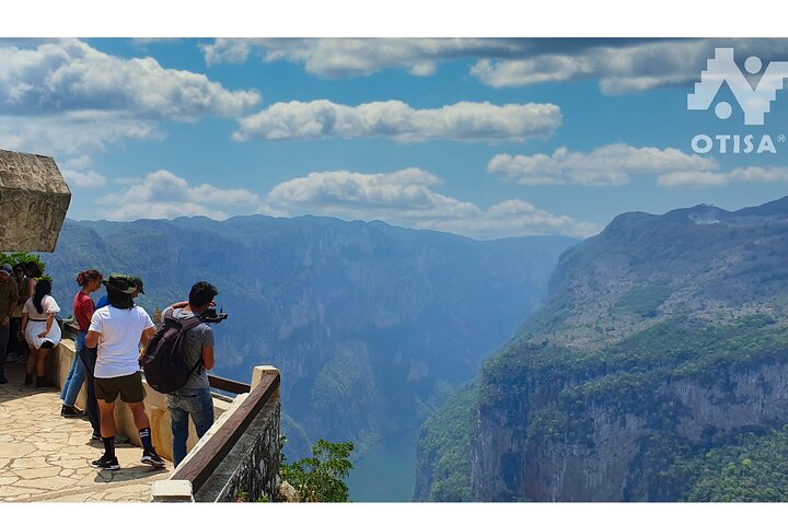 Adventure to the Sumidero Canyon Viewpoints and Chiapa de Corzo