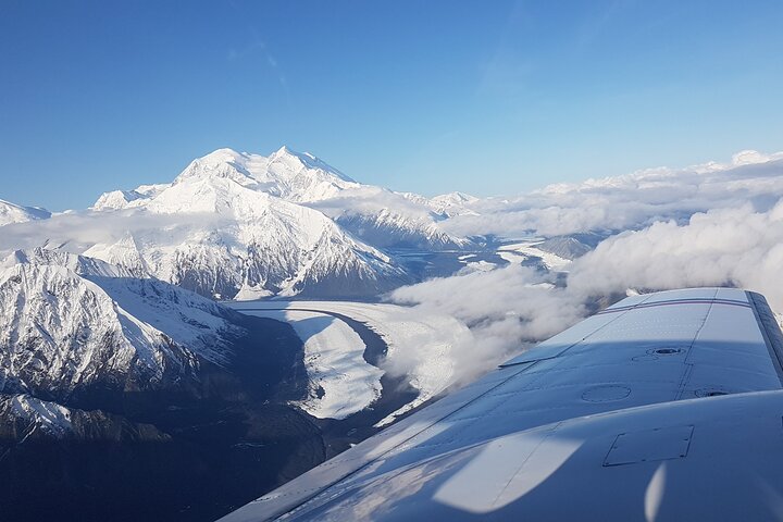 Denali Peak Sightseeing by Plane