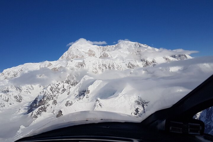 Denali Peak Sightseeing by Plane
