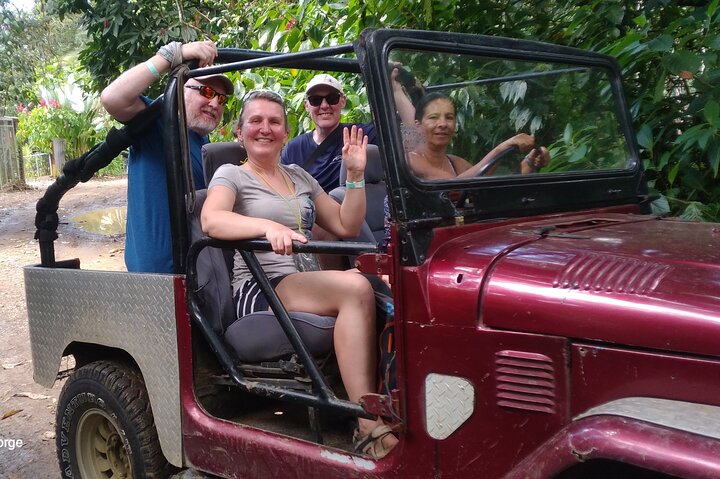 Hike 10 waterfalls in Jaco lunch included