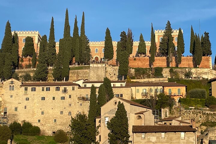Verona: Tour with Arena, Cable Car and Optional Juliet Tickets