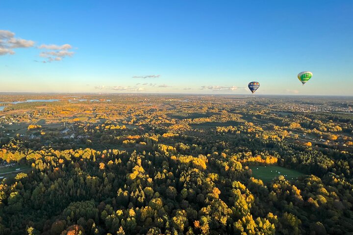 Hot air balloon flight Vilnius, Trakai with Transfer & Shampagne