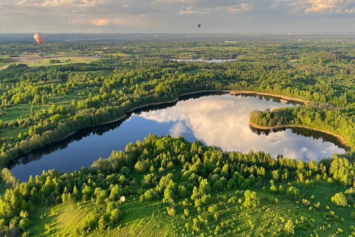 Hot air balloon flight Vilnius, Trakai with Transfer & Shampagne